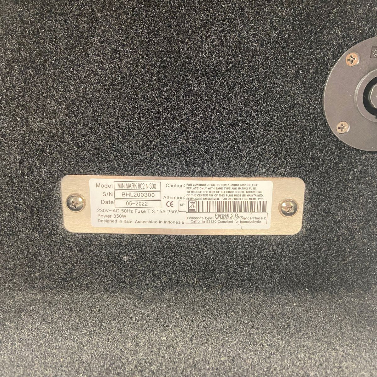 amplificatore combo per basso super portatile e compatto a doppio cono e tweeter Markbass Minimark 802 N300 usato vista del seriale
