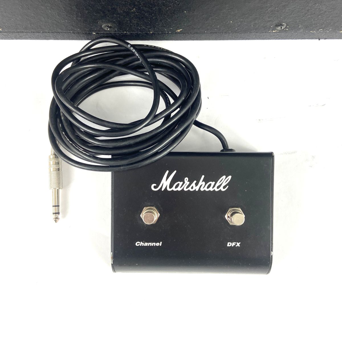 amplificatore combo per chitarra elettrica con effetti da 100WMarshall MG100DFX usato vista footswitch