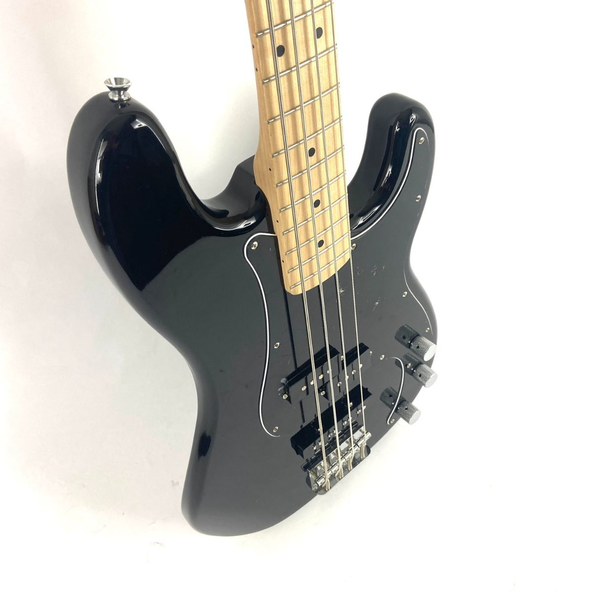 basso elettrico squier affinity precision bass nero usato vista del corpo laterale