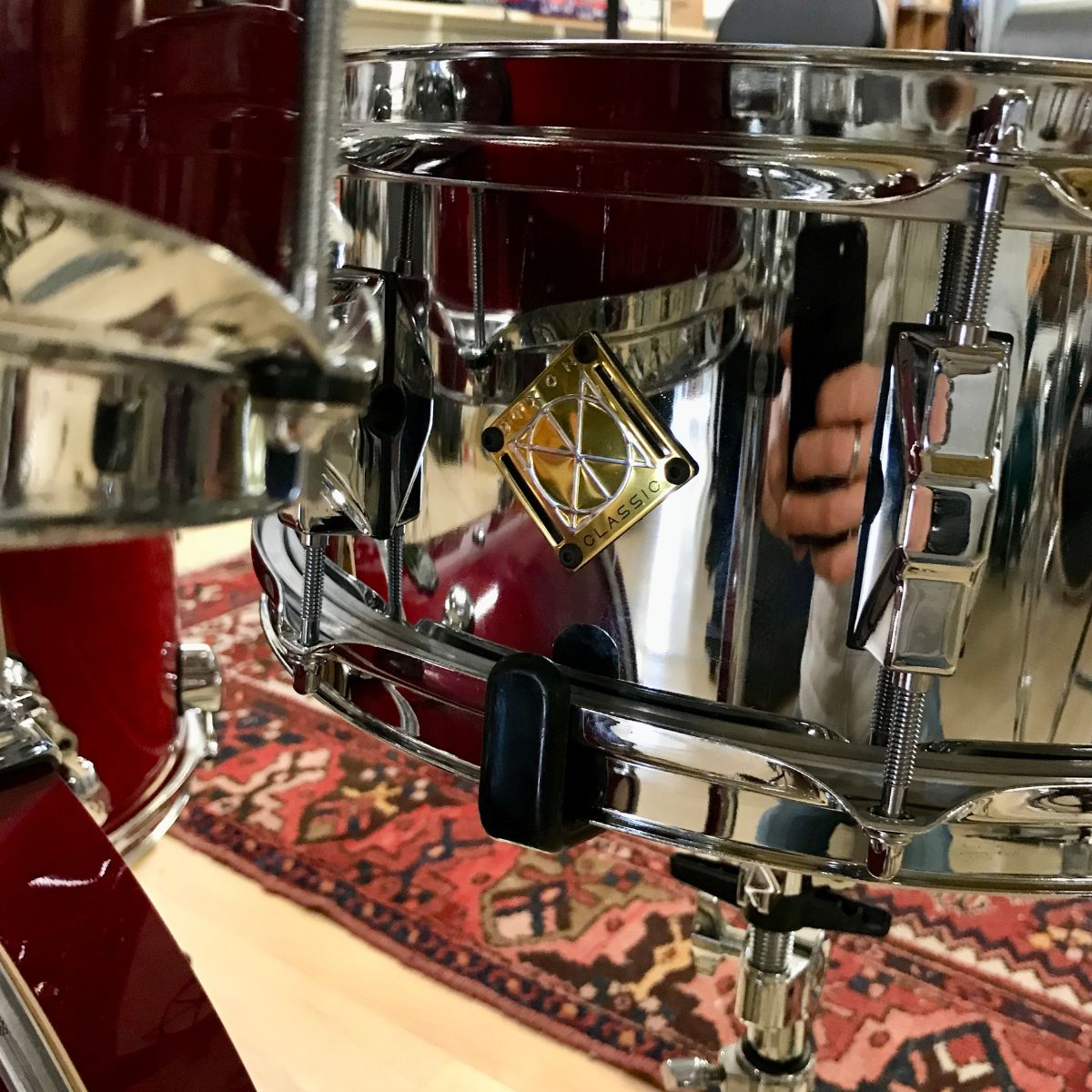 batteria acustica professionale completa di meccaniche e piatti x drum pro stage red all maple vista del rullante