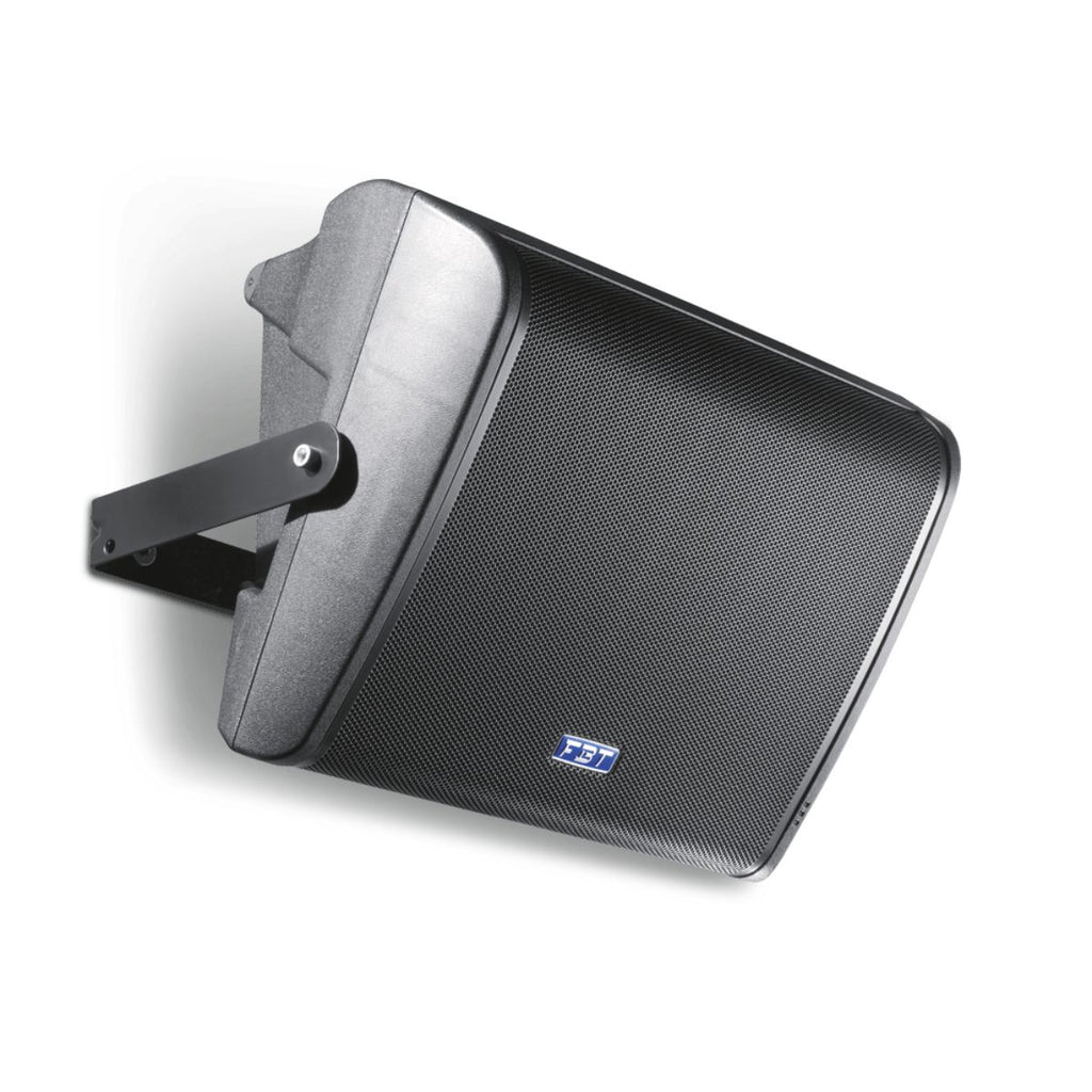 cassa monitor da palco amplificata da 1000W 12" FBT Stagemaxx 2ma vista appesa a muro