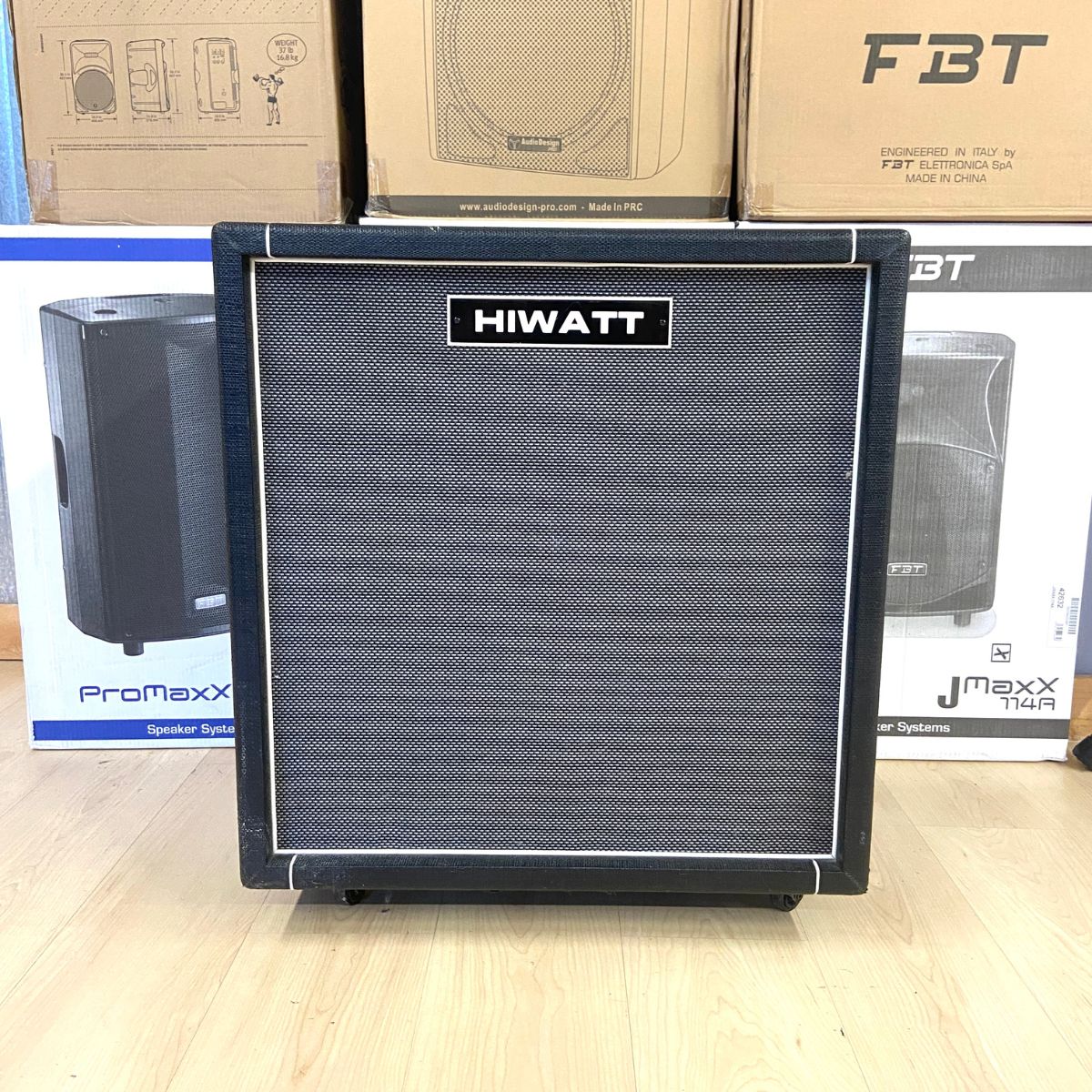 cassa per basso 4 coni hiwatt maxwatt b410 usata vista frontale