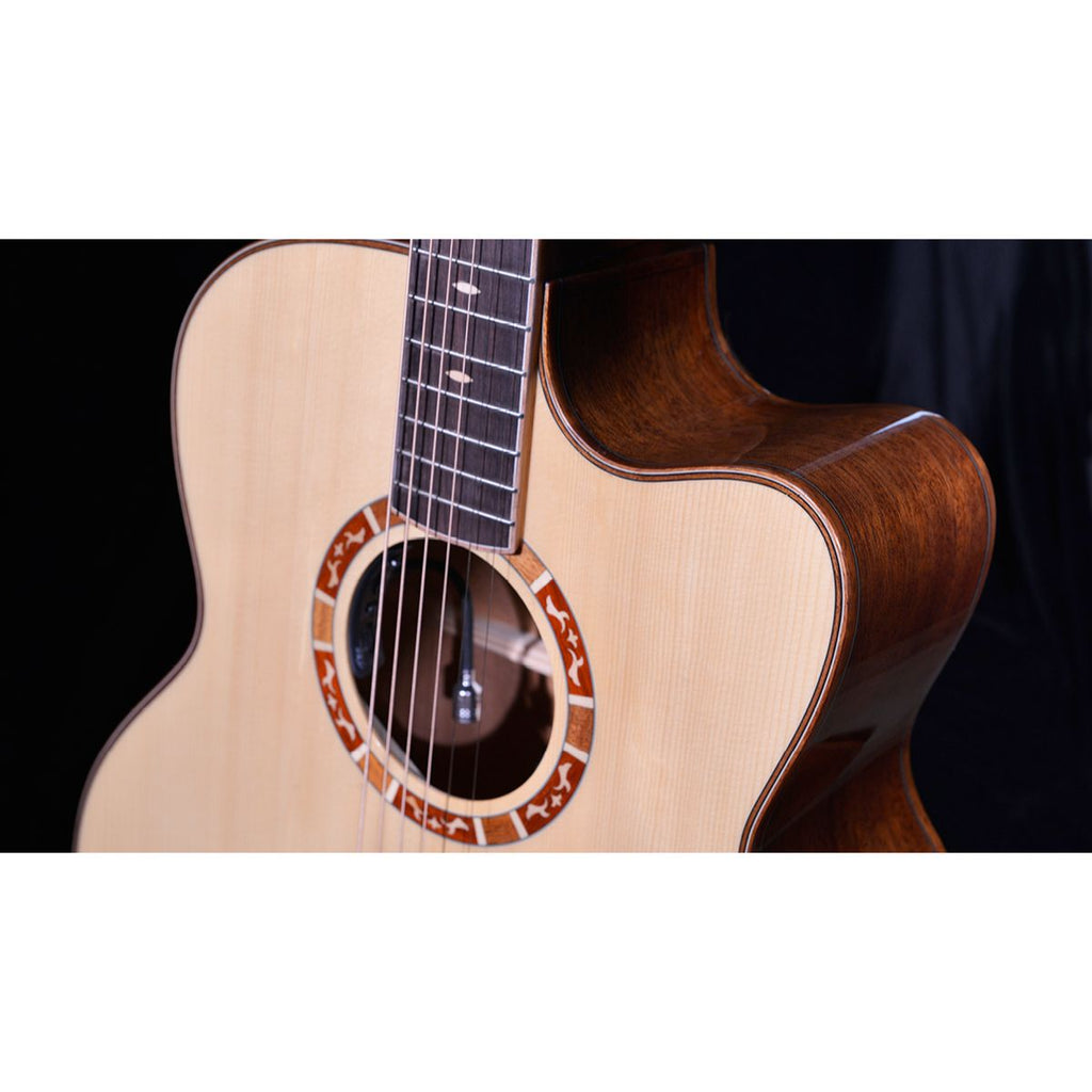 chitarra acustica eletrificata con cassa jumbo crafter stg j-16CE PRO vista della cassa armonica