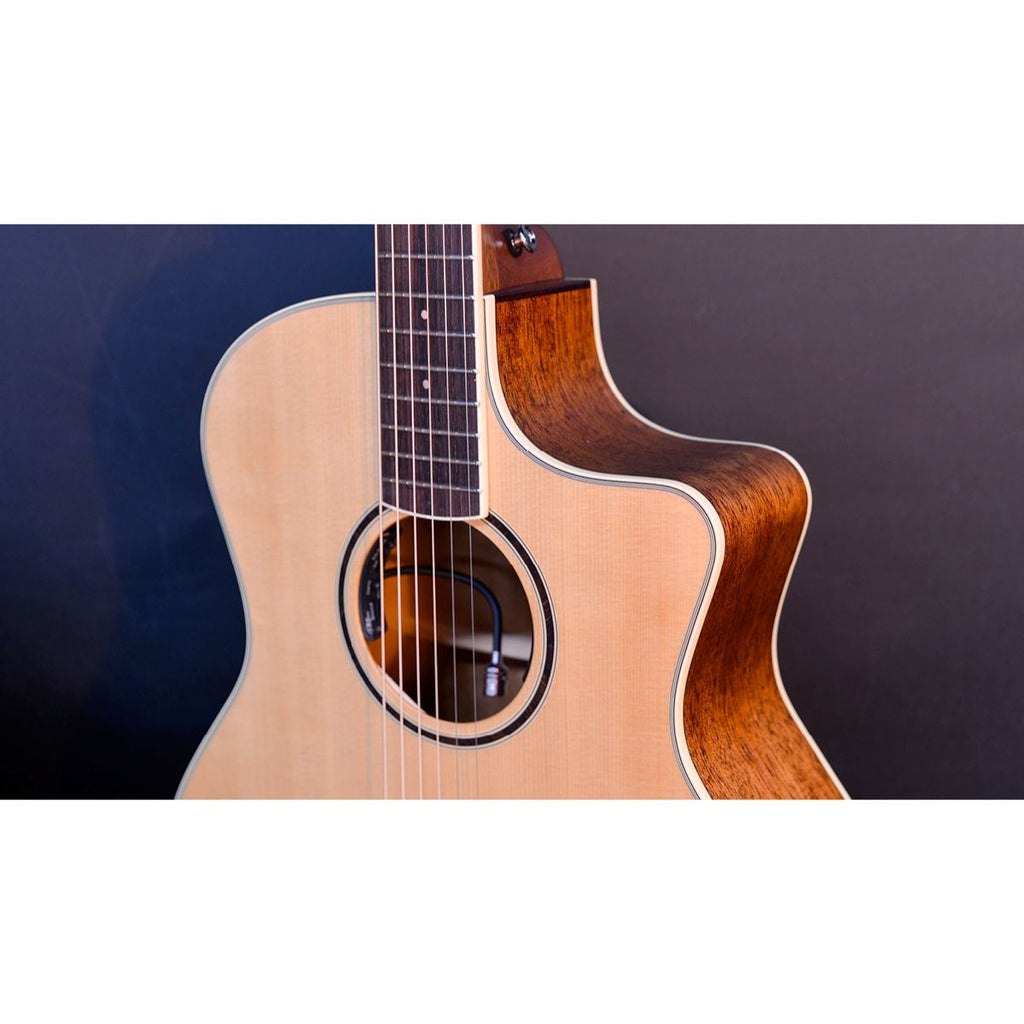 chitarra acustica elettrificata interamente in legno massello crafter es-gmahoce vista del microfono