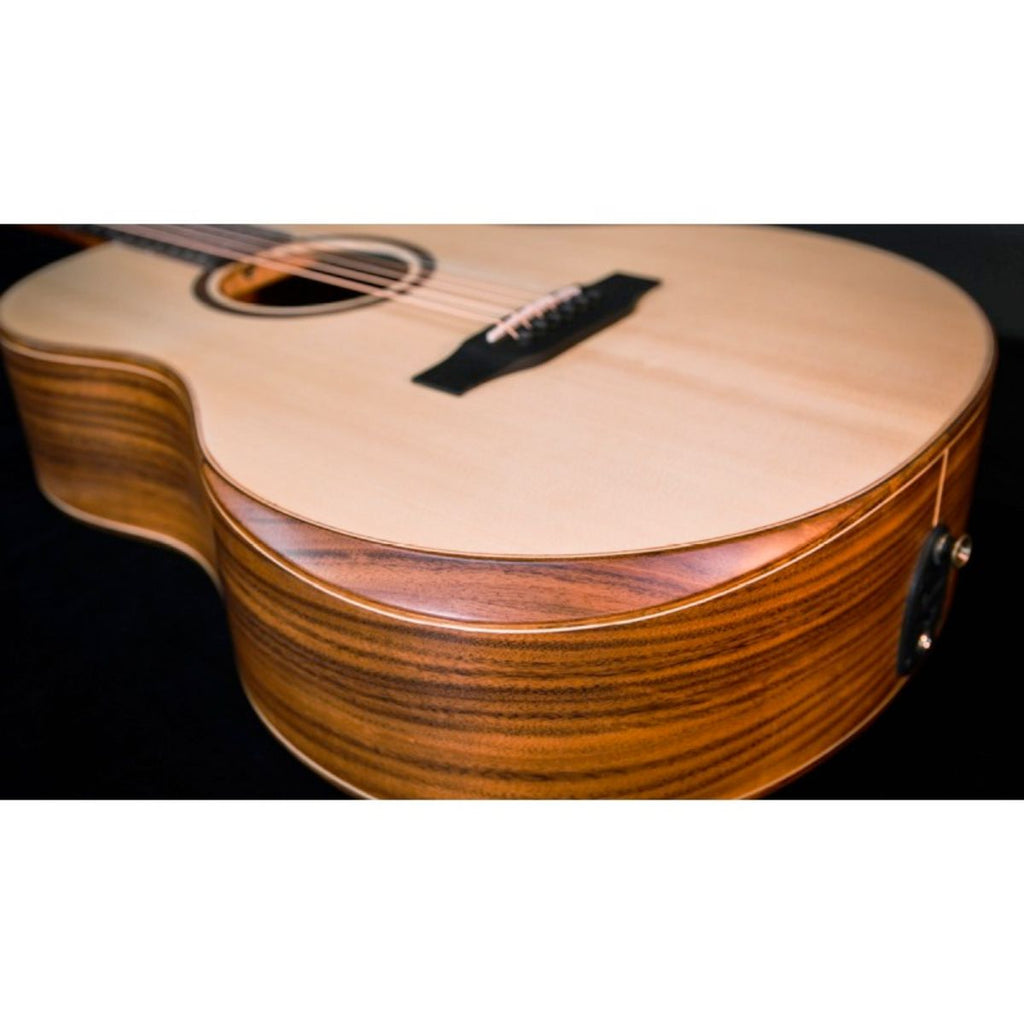 chitarra acstica elettrificata tre quarti crafter mino koa vista della smussatura sulla cassa