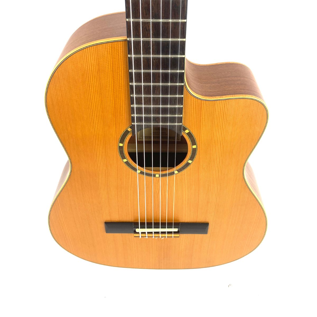 chitarra classica elettrificata ortega rce 131 usata vista del corpo dall'alto