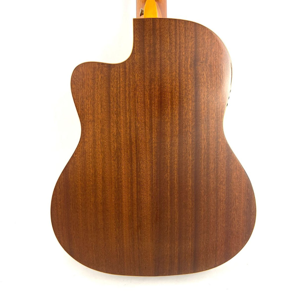 chitarra classica elettrificata ortega rce 131 usata vista del retro del corpo