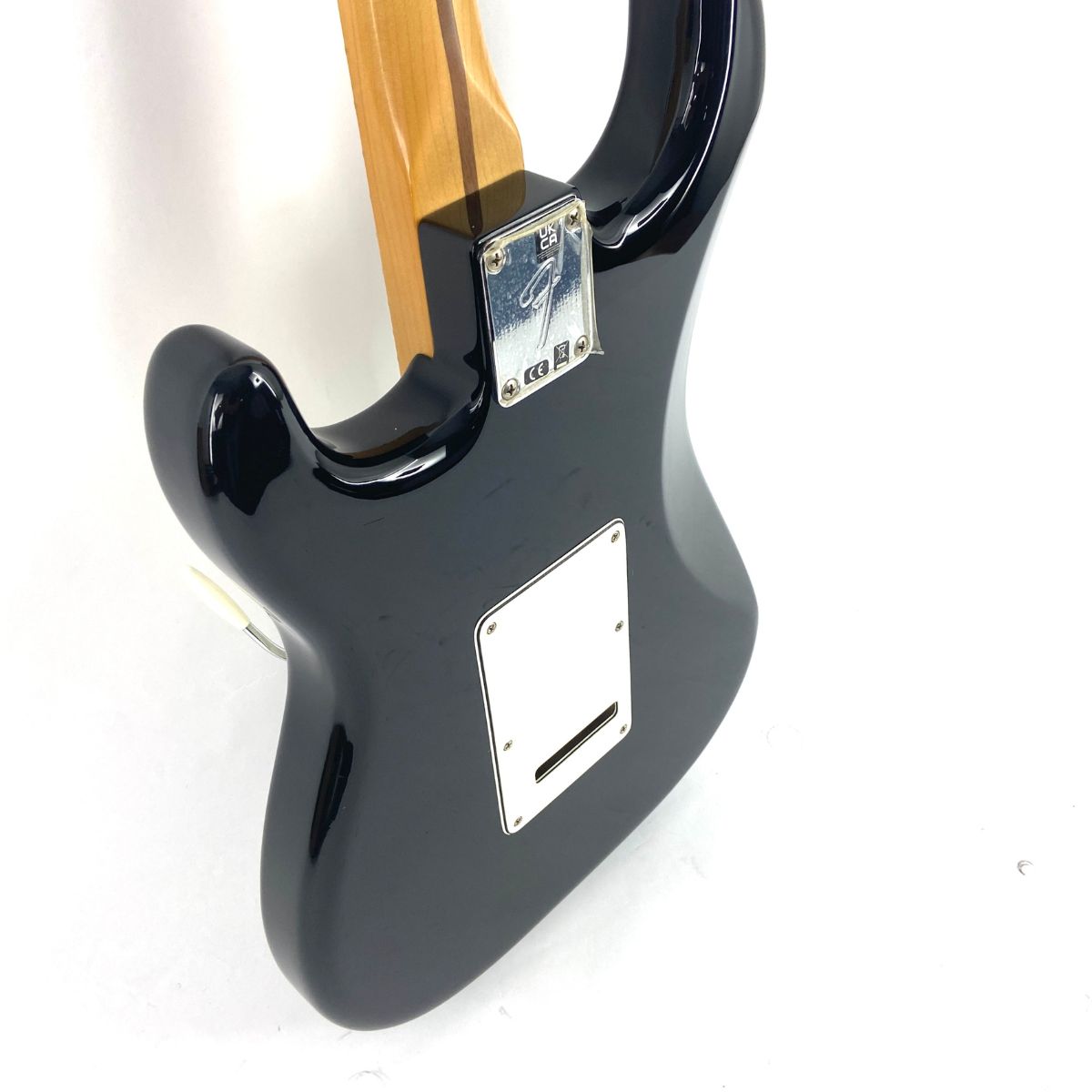 chitarra elettrica fender player strat mn blk 2022 usata vista del retro del corpo laterale sx