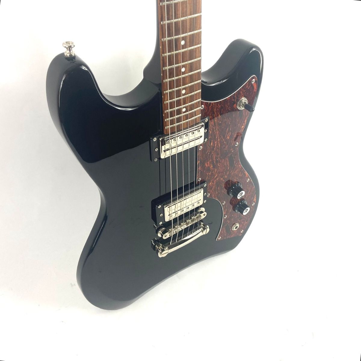 chitarra elettrica guild jetstar st black usata vista del corpo laterale