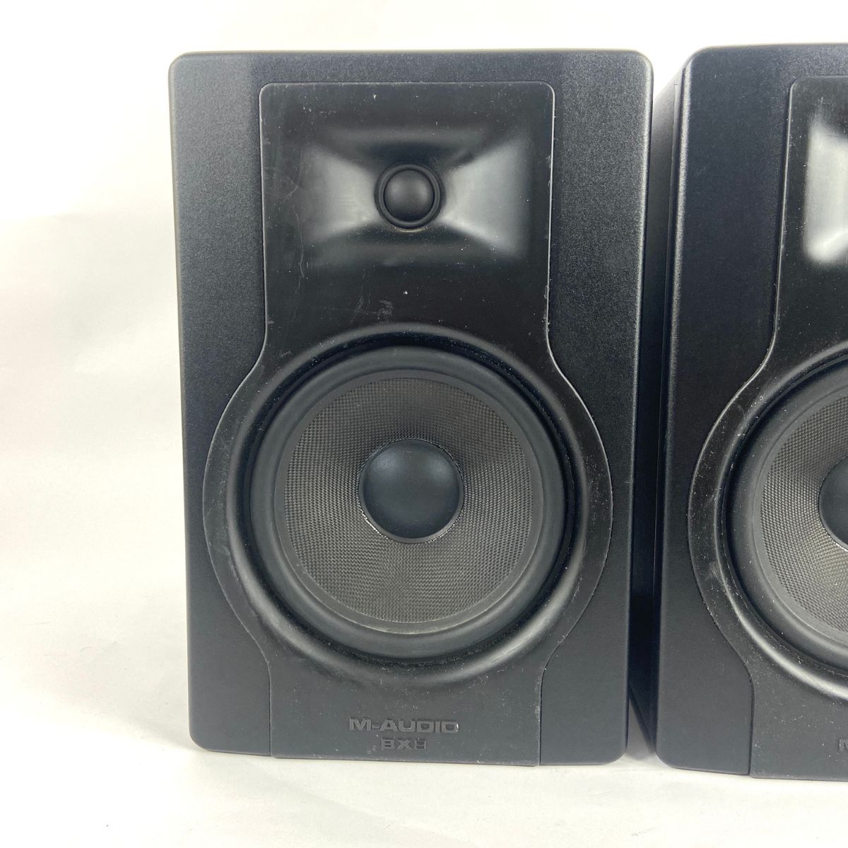 coppia monitor da studio m-audio bx8 d3 usati vista frontale sx