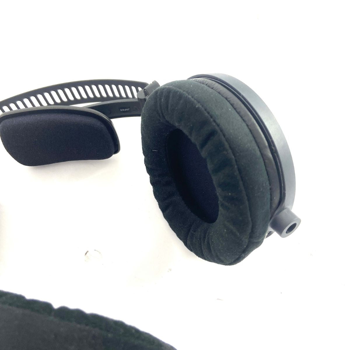 cuffia da studio professionale aperta Audio Technica ATH-R70X usata vista padiglione interno sx