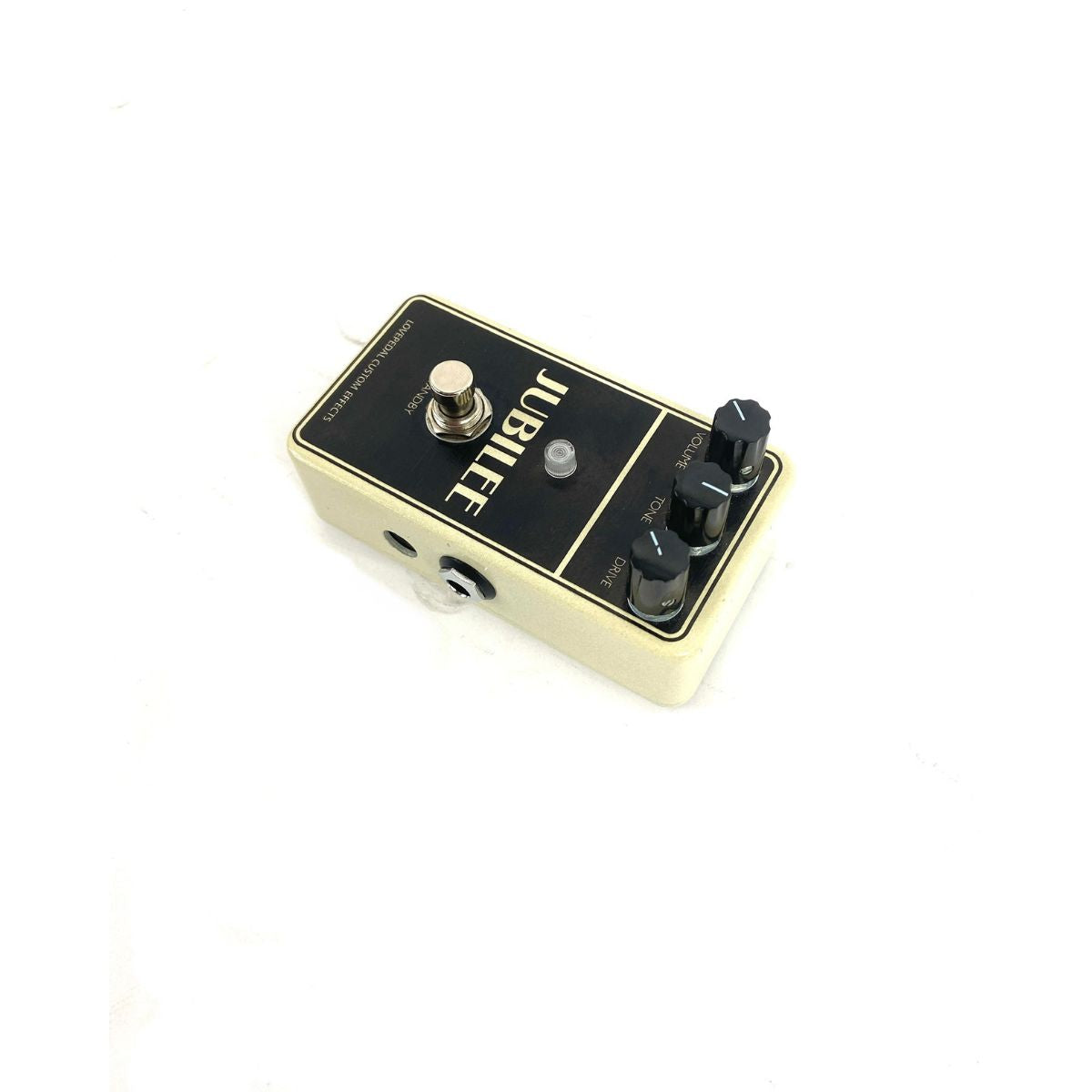 effetto a pedale per chitarra elettrica replica della timbrica e distorsione di Marshall Lovepedal Jubilee vista laterale