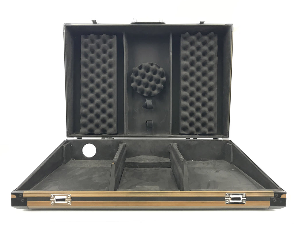 flight case per console mixer dj numark usato vista aperto