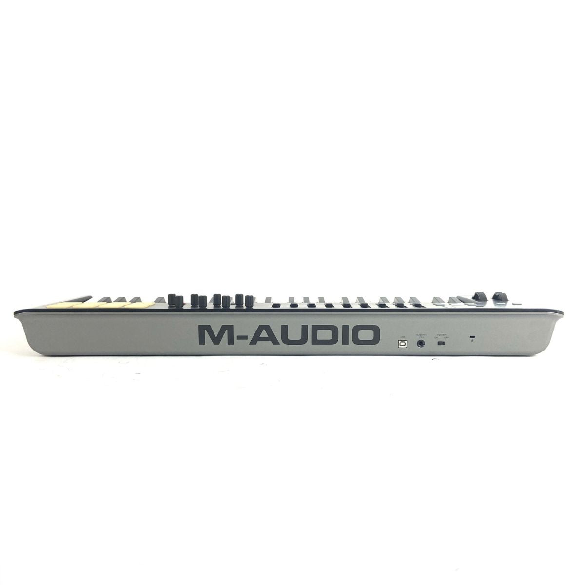 masterkeyboard controller midi USB m-audio oxygen 49 usata vista del retro