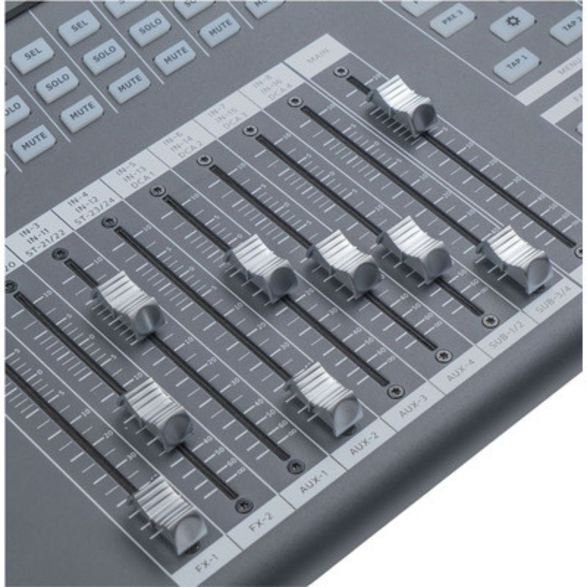 mixer digitale a 24 canali con fader motorizzati e schermo touch Oqan Q24D Pro open box vista fader