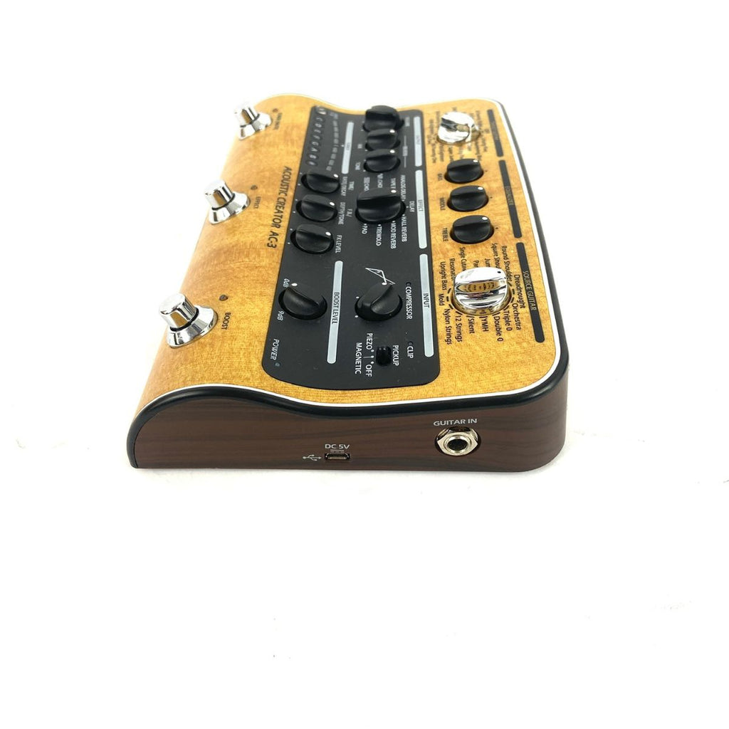 pedaliera multieffetto e accordatore e d.i. box ed emulatrice per chitarra acustica Zoom AC-3 Usata vista laterale dx