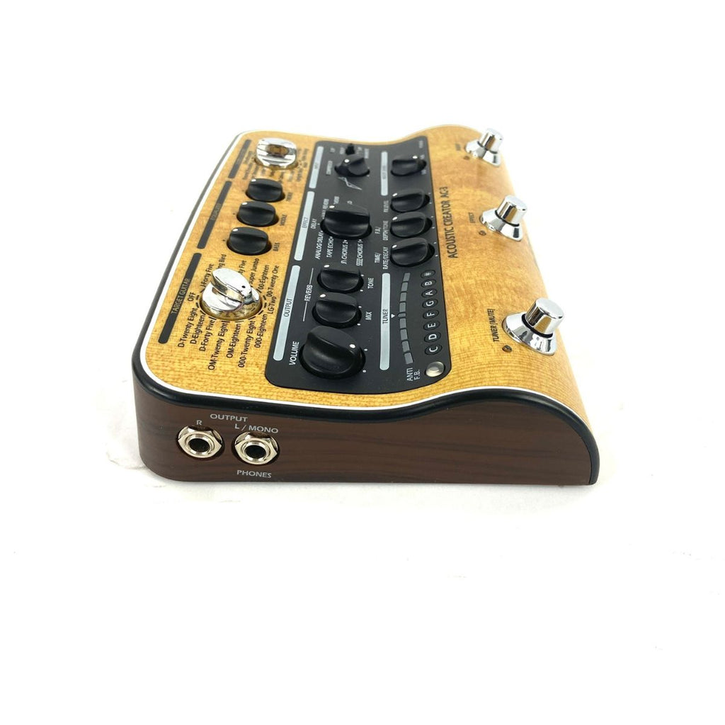 pedaliera multieffetto e accordatore e d.i. box ed emulatrice per chitarra acustica Zoom AC-3 Usata vista laterale sx