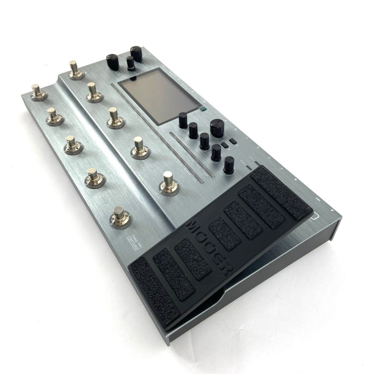 pedaliera multieffetto per chitarra super completa Mooer GE300 usata vista inclinata