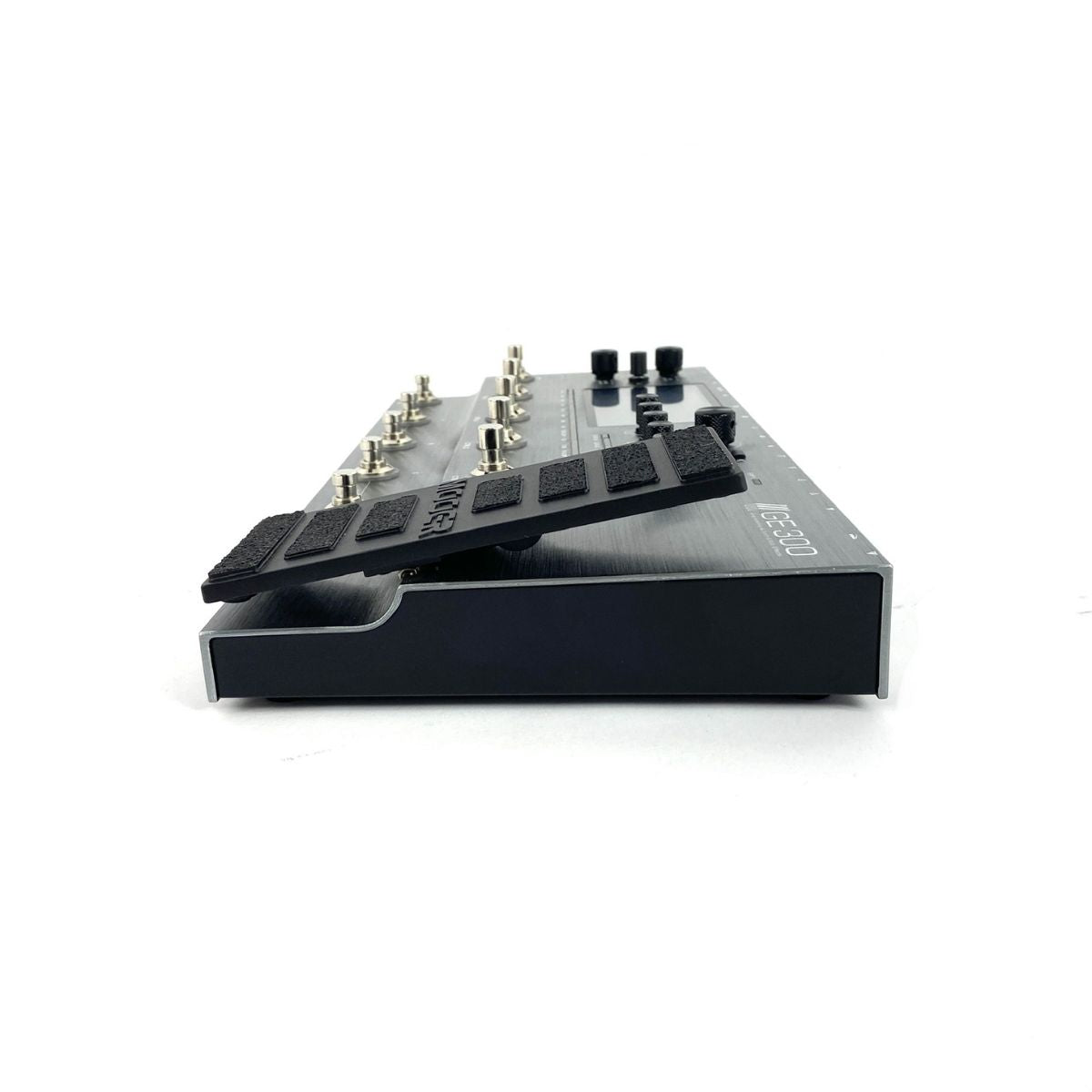 pedaliera multieffetto per chitarra super completa Mooer GE300 usata vista laterale dx
