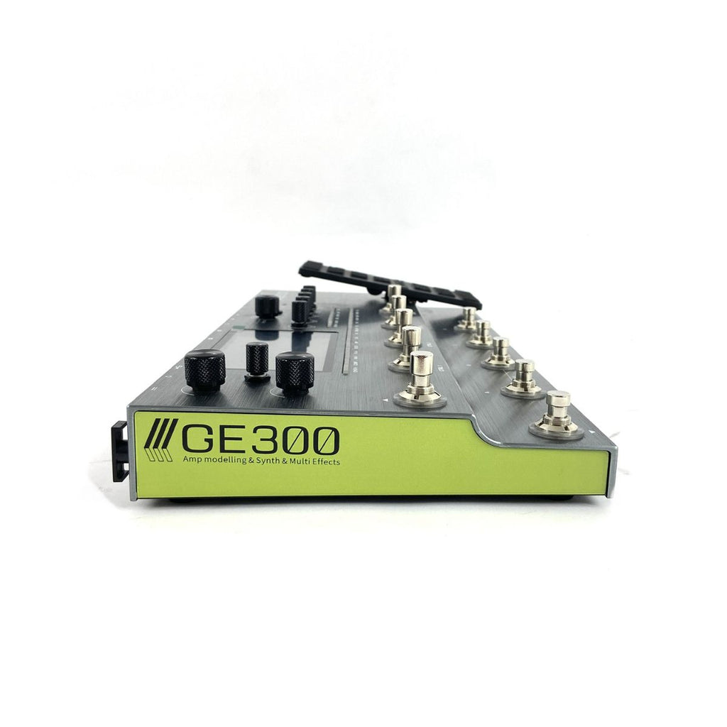pedaliera multieffetto per chitarra super completa Mooer GE300 usata vista sx