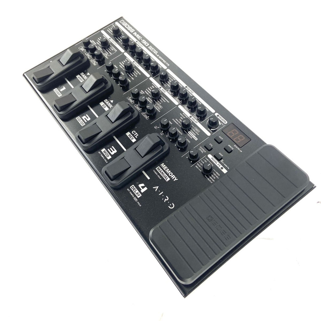 pedaliera multieffetto professionale boss me-90 usata vista laterale dx
