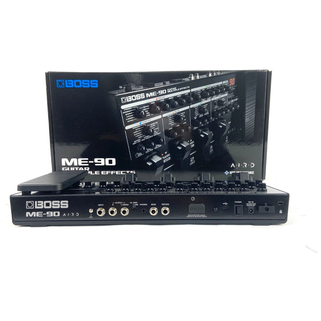 pedaliera multieffetto professionale boss me-90 usata vista del retro con scatola