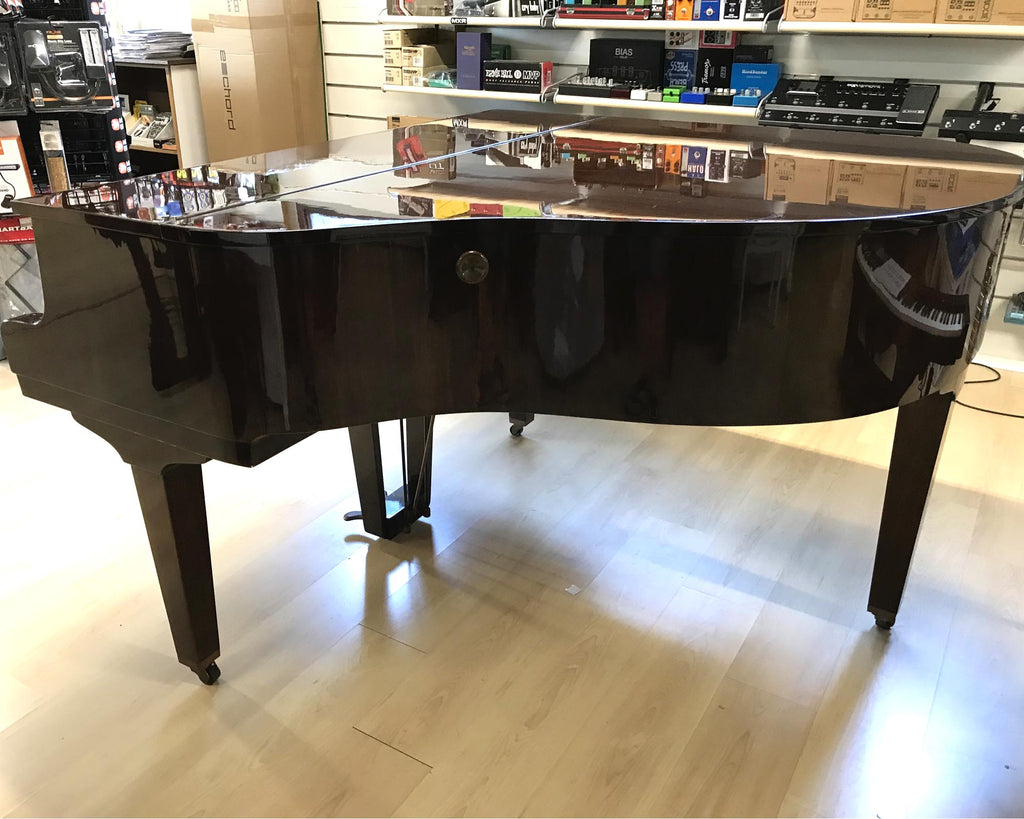 pianoforte a coda petrof mod v usato vista della coda