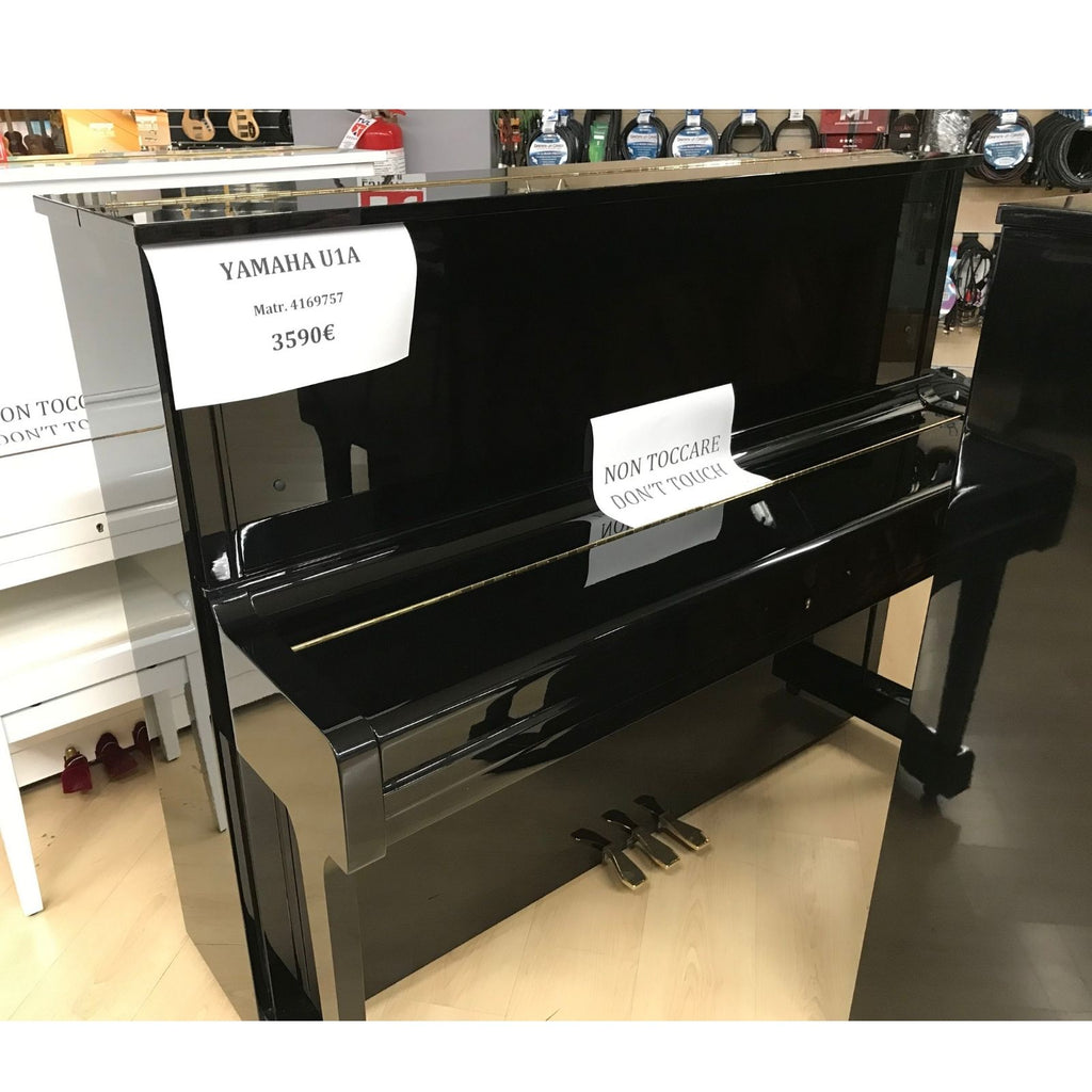 pianoforte acustico verticale nuovo ricondizionato yamaha U1A 4169757 vista frontale chiuso