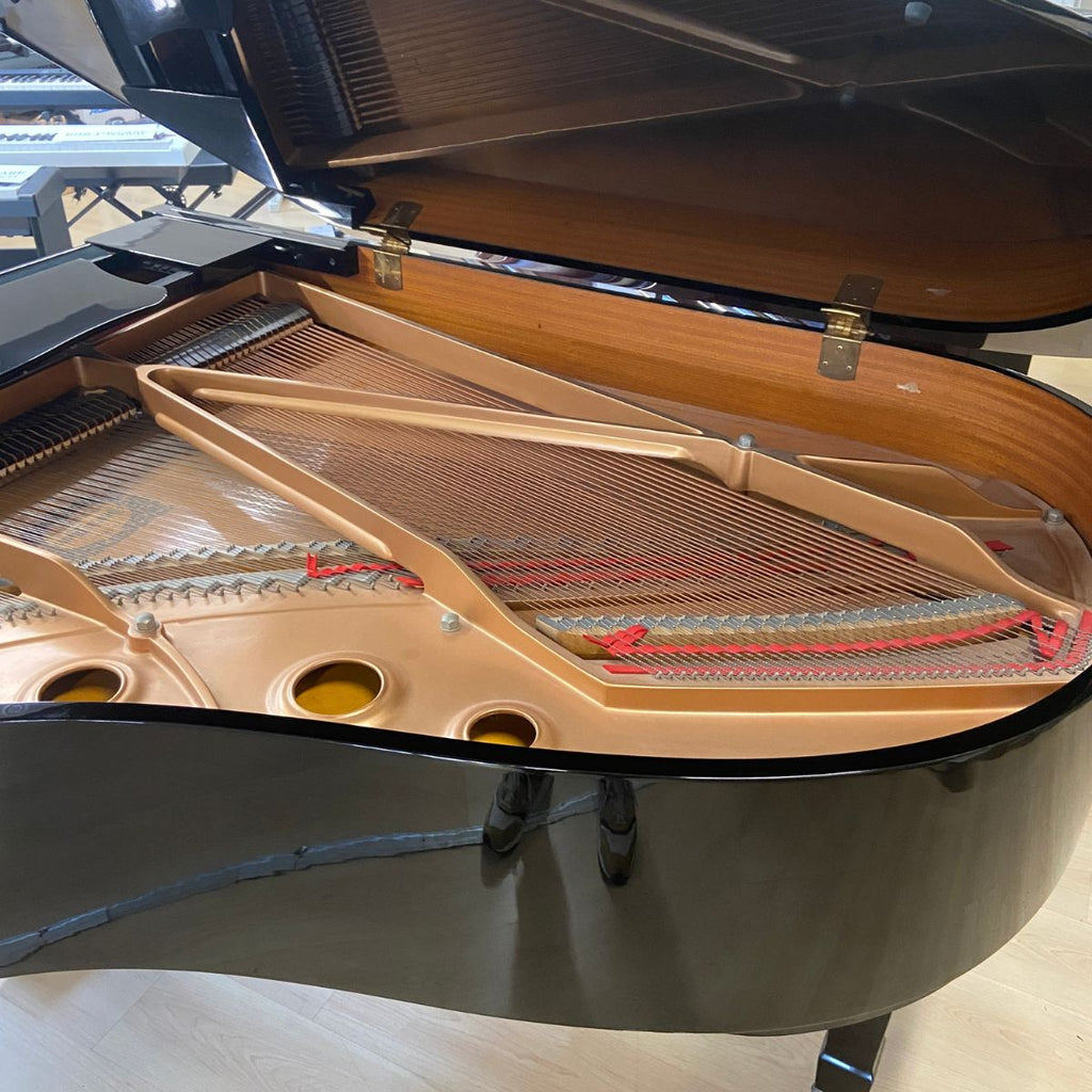 pianoforte acustico professionale a coda yamaha c3 usato 1997 matricola 5516239 vista cassa armonica laterale