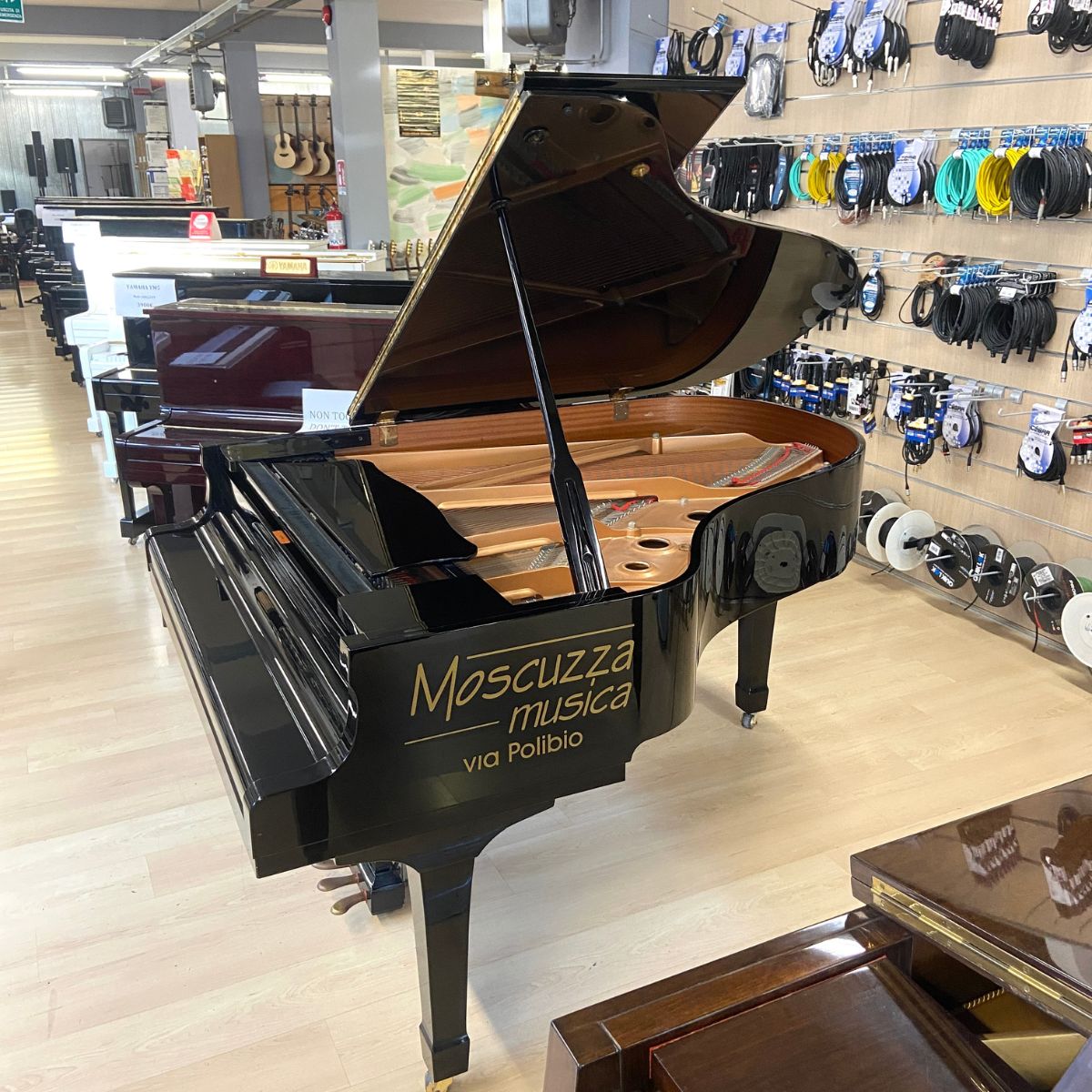 pianoforte acustico professionale a coda yamaha c3 usato 1997 matricola 5516239 vista laterale dx