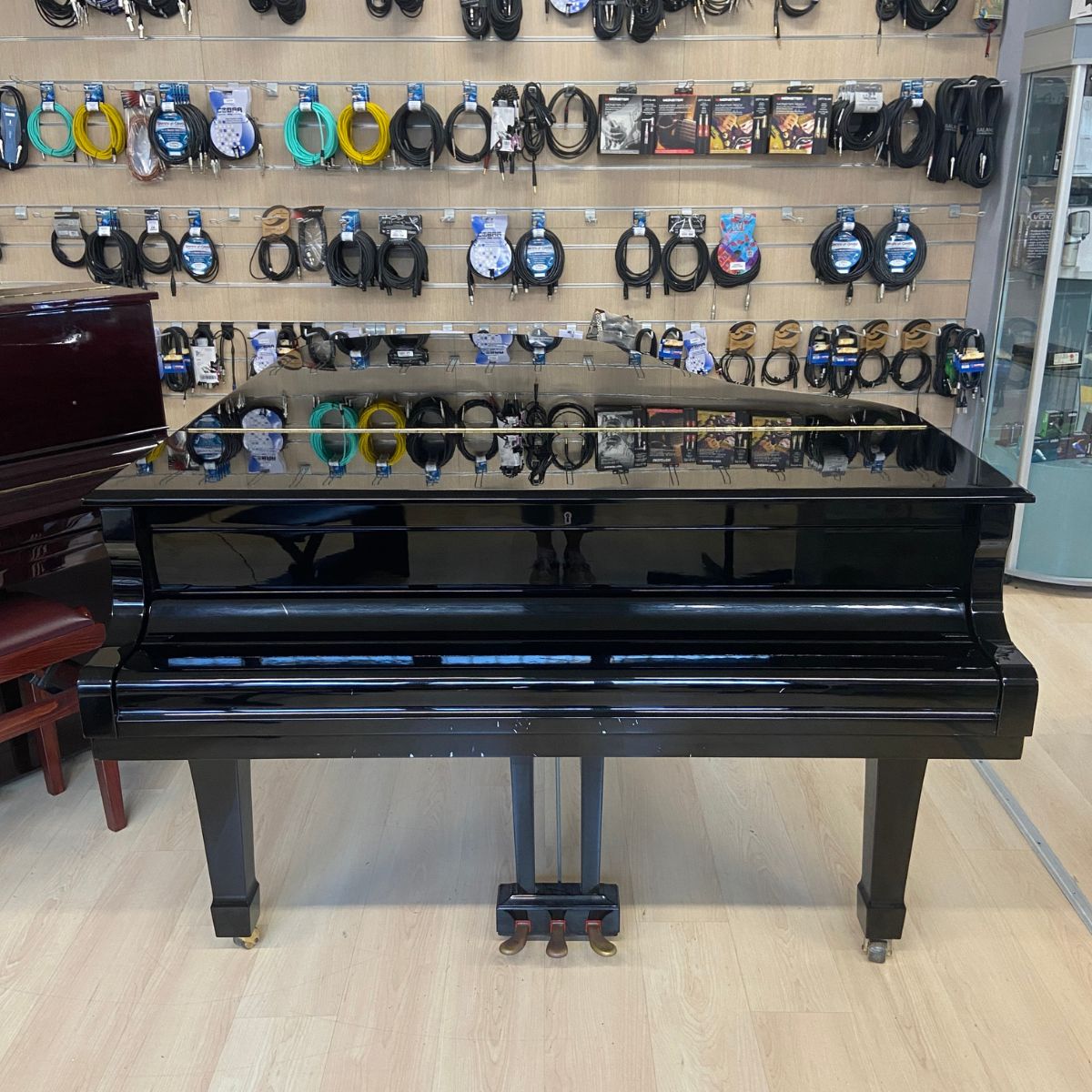 pianoforte acustico professionale a coda yamaha c3 usato 1997 matricola 5516239 vista frontale chiuso completamente