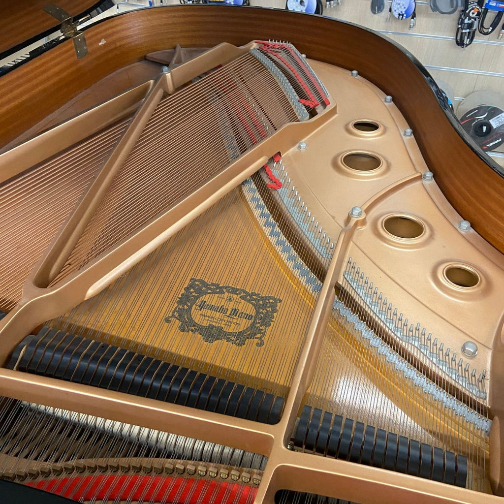 pianoforte acustico professionale a coda yamaha c3 usato 1997 matricola 5516239 vista cassa armonica completa