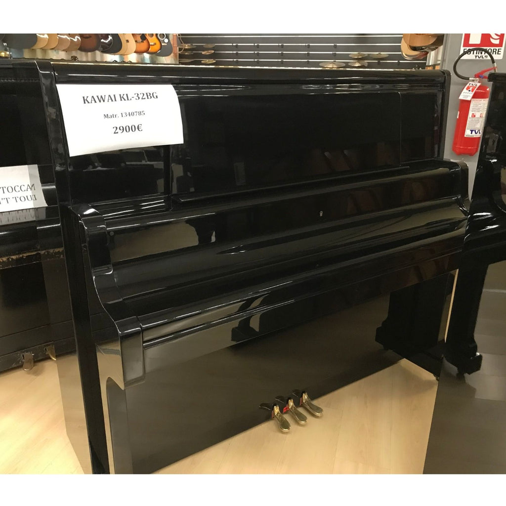pianoforte acustico verticale nuovo ricondizionato kawai KL32G vista frontale chiuso