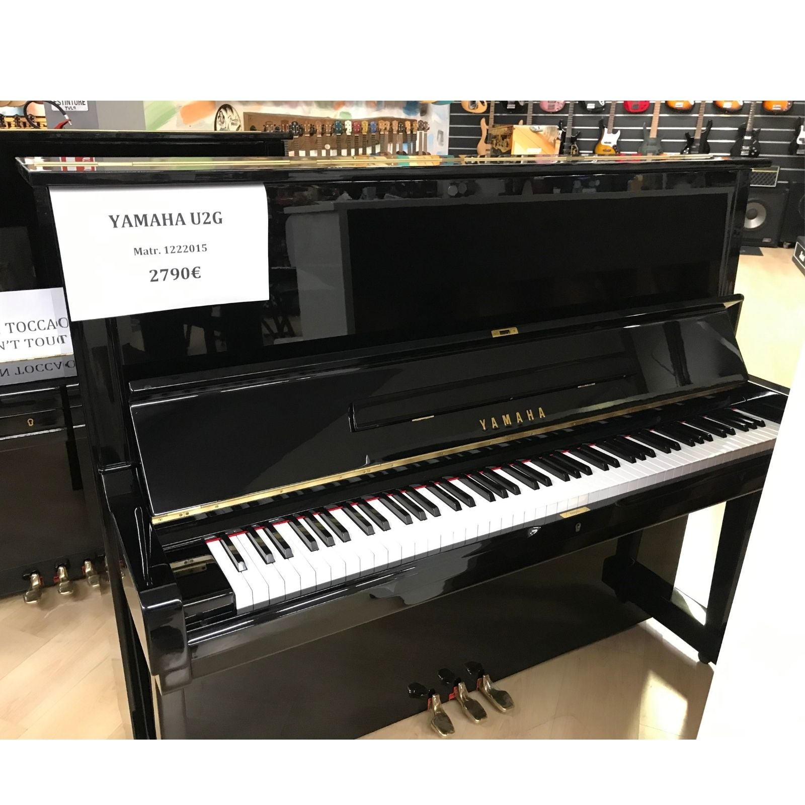 pianoforte acustico verticale nuovo ricondizionato yamaha U2G vista frontale