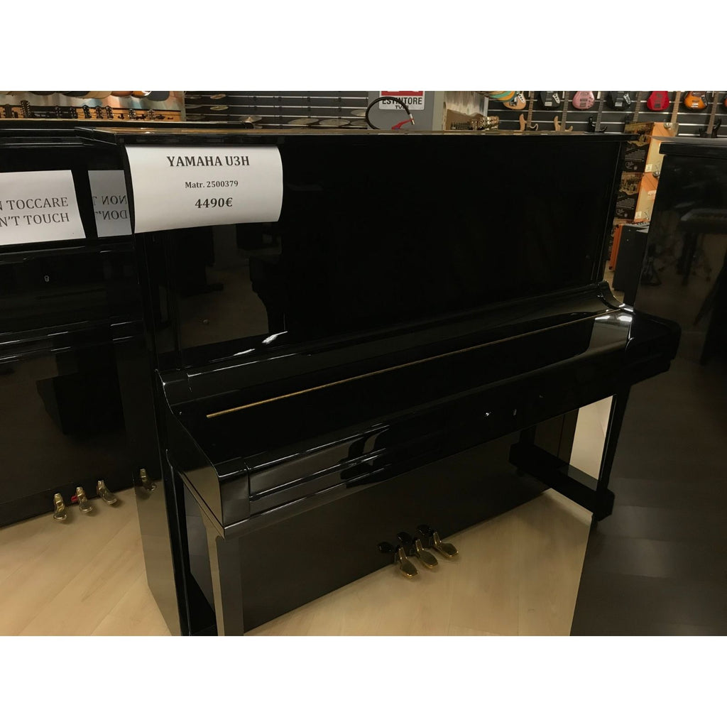 pianoforte acustico verticale nuovo ricondizionato yamaha U3h 2500379 vista frontale chiuso