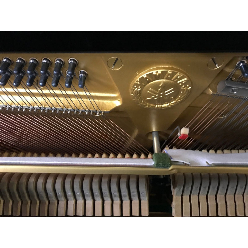 pianoforte acustico verticale nuovo ricondizionato yamaha U3h 2500379 vista delle meccaniche