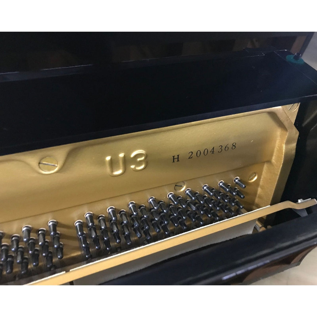 pianoforte acustico verticale nuovo ricondizionato yamaha U3H nero 2004368 vista del seriale