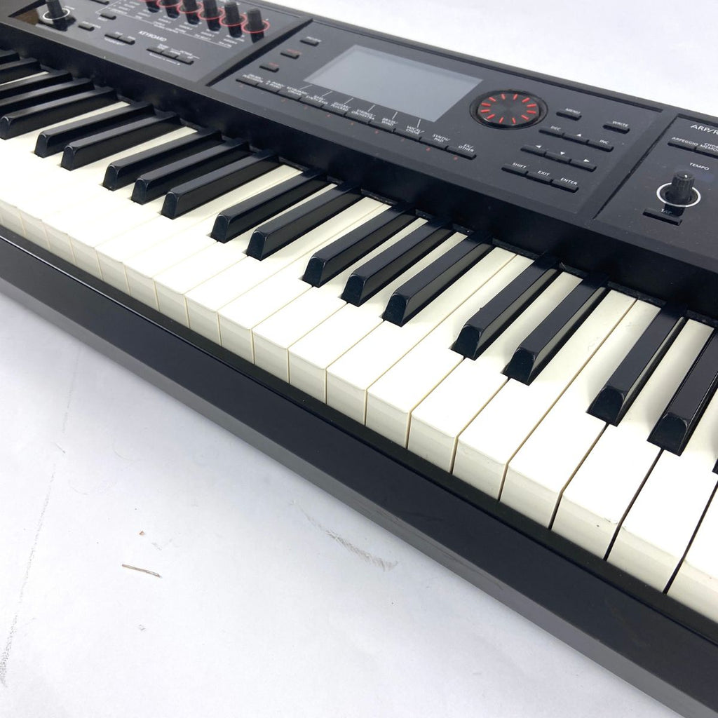 Roland FA-08 Usata vista laterale x