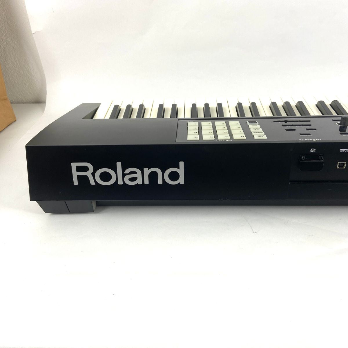 Roland FA-08 Usata vista del retro sx