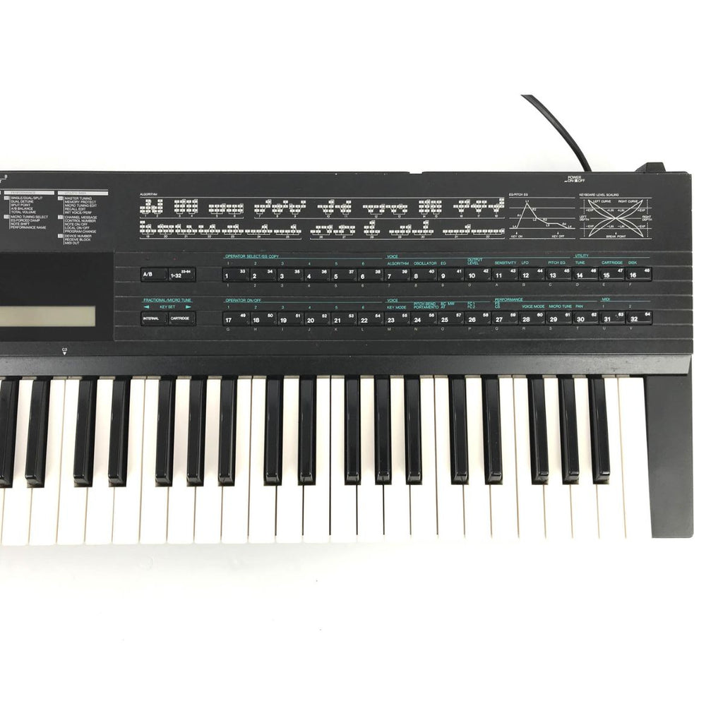sintetizzatore a tastiera leggendario yamaha dx7 II FD usato vista frontale dx