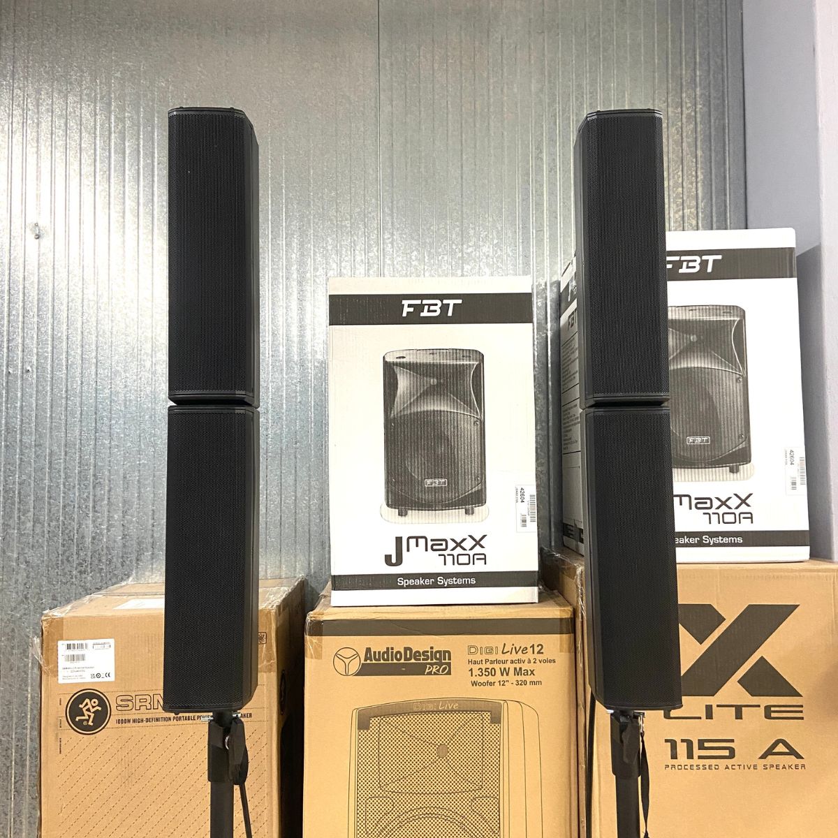 sistema audio completo a colonna db technologies es802 coppia usati vista delle teste frontali
