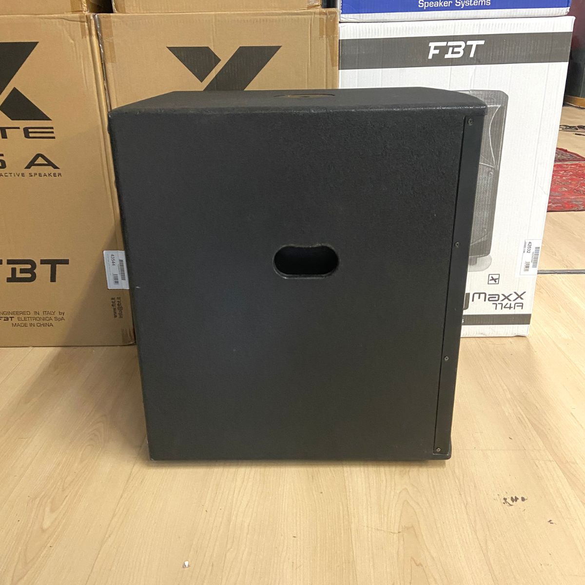 subwoofer 15 pollici usato soundsation hyper bass 15a vista laterale dx