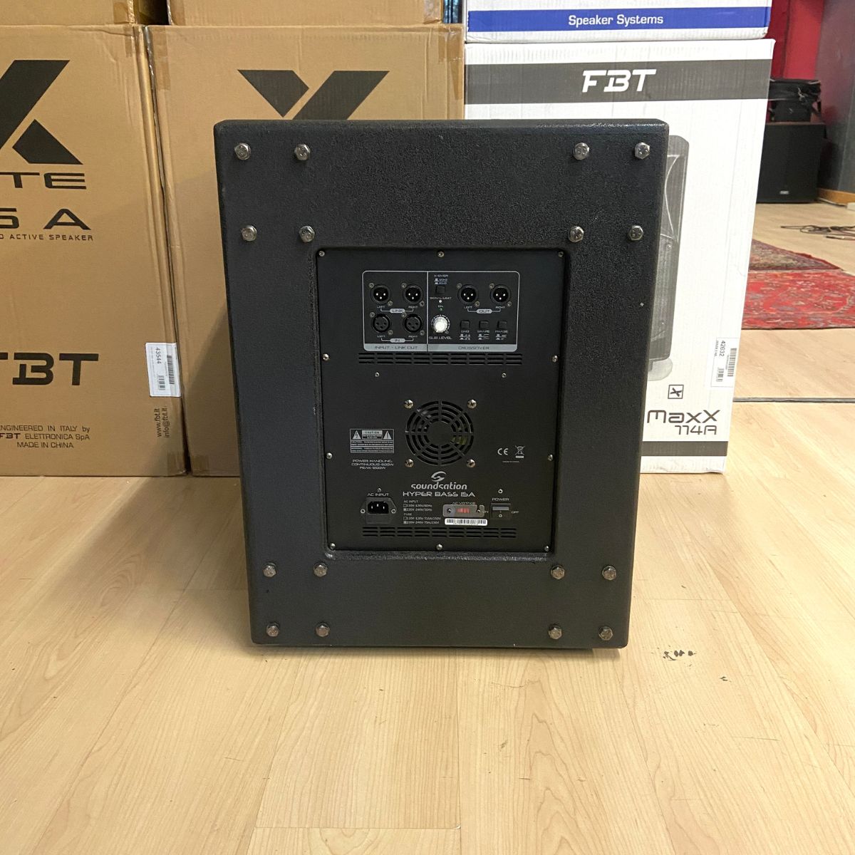 subwoofer 15 pollici usato soundsation hyper bass 15a vista del retro