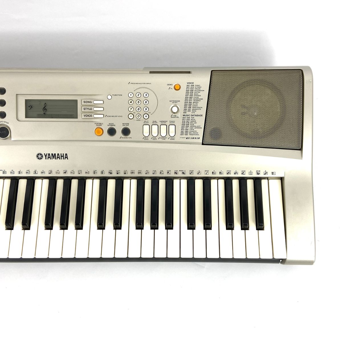 tastiera 61 tasti con dinamica yamaha psr-e313 usata vista frontale dx