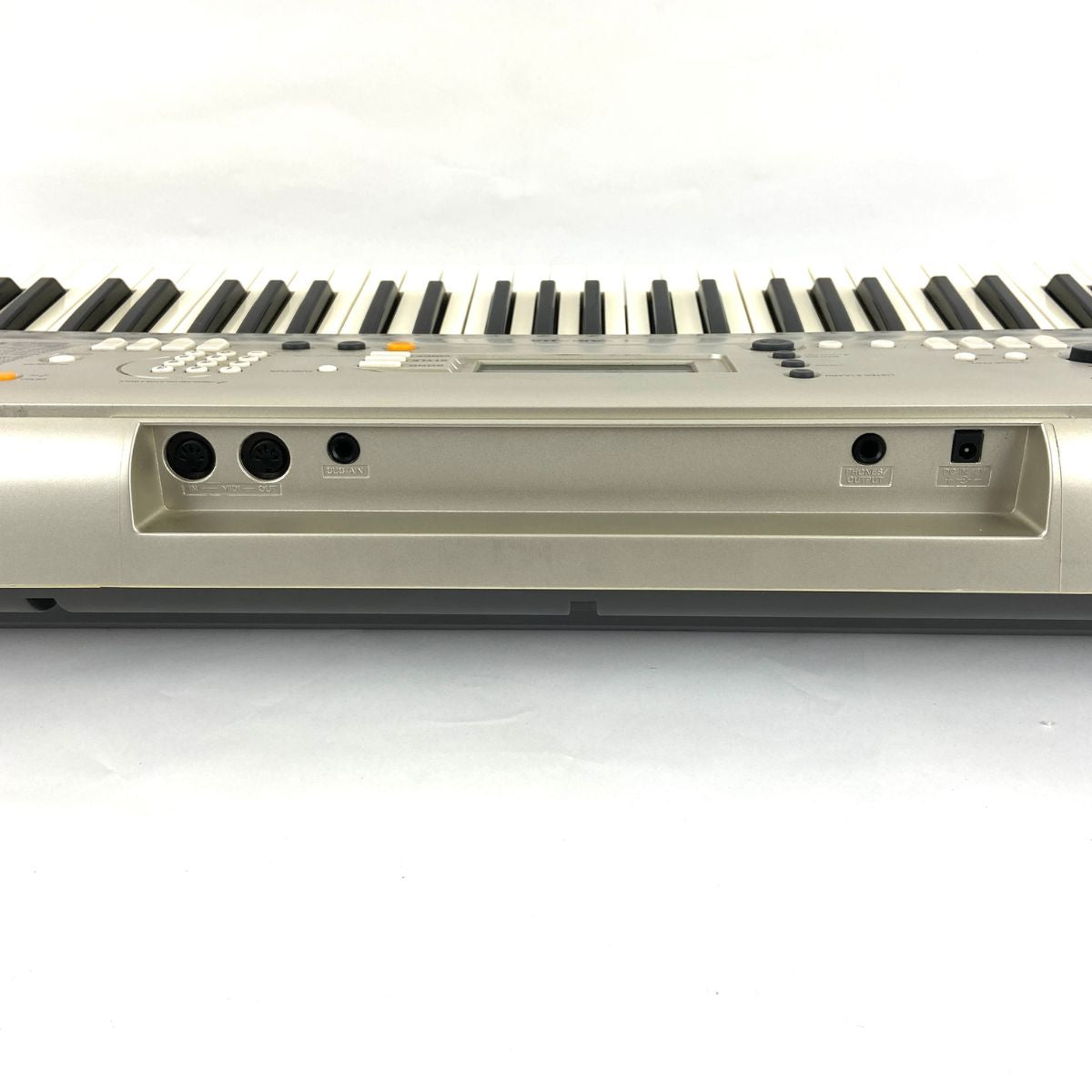 tastiera 61 tasti con dinamica yamaha psr-e313 usata vista delle connessioni