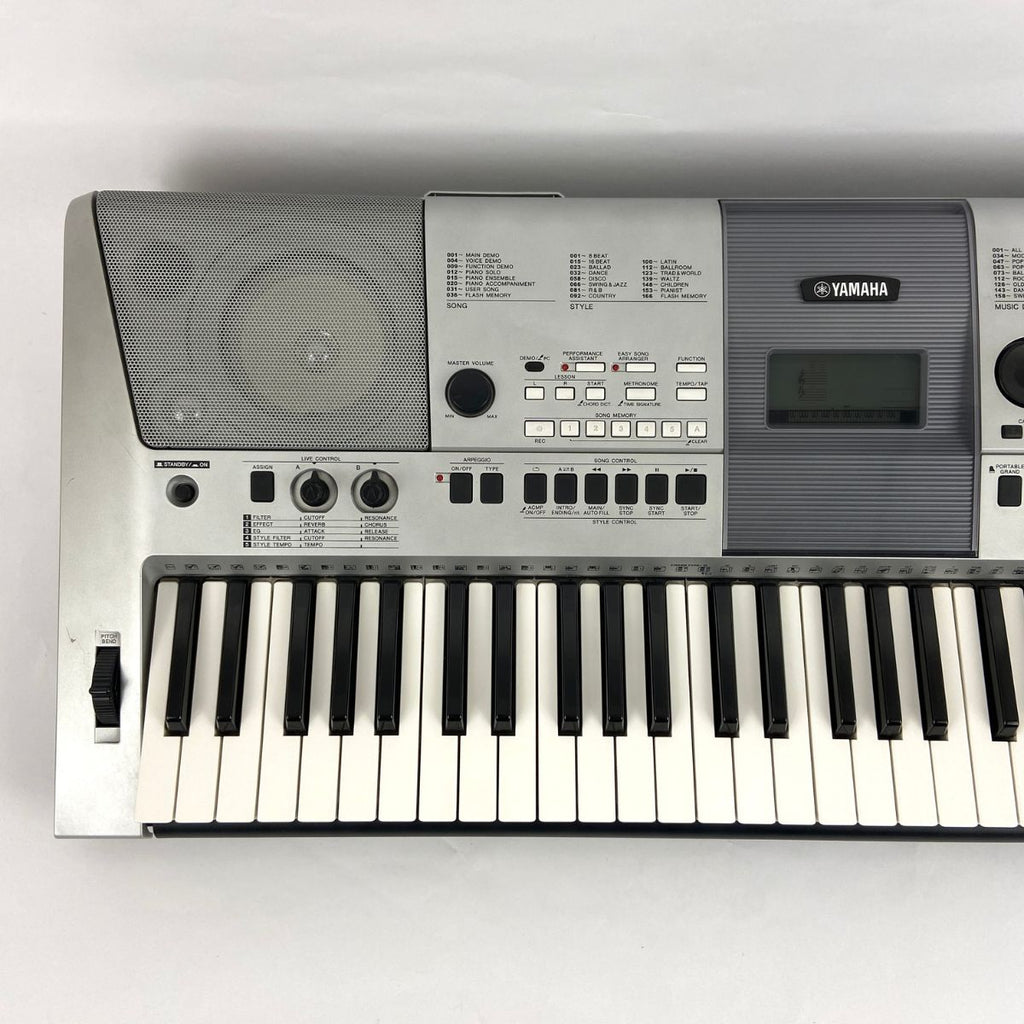 tastiera 61 tasti con dinamica yamaha psr-e413 usata vista frontale sx