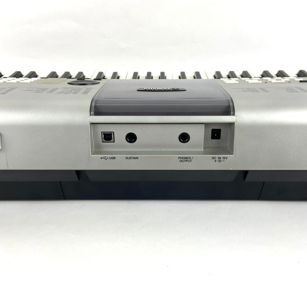 tastiera 61 tasti con dinamica yamaha psr-e413 usata vista dei collegamenti