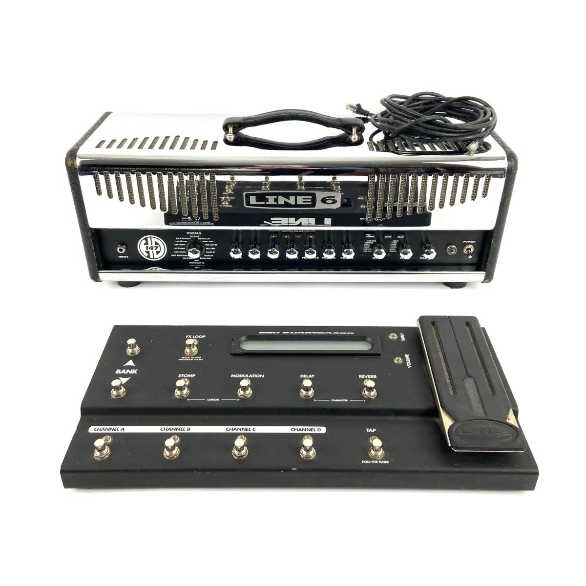 testata digitale per chitarra elettrica con pedaliera di controllo line6 hd147 usata vista frontale con pedaliera