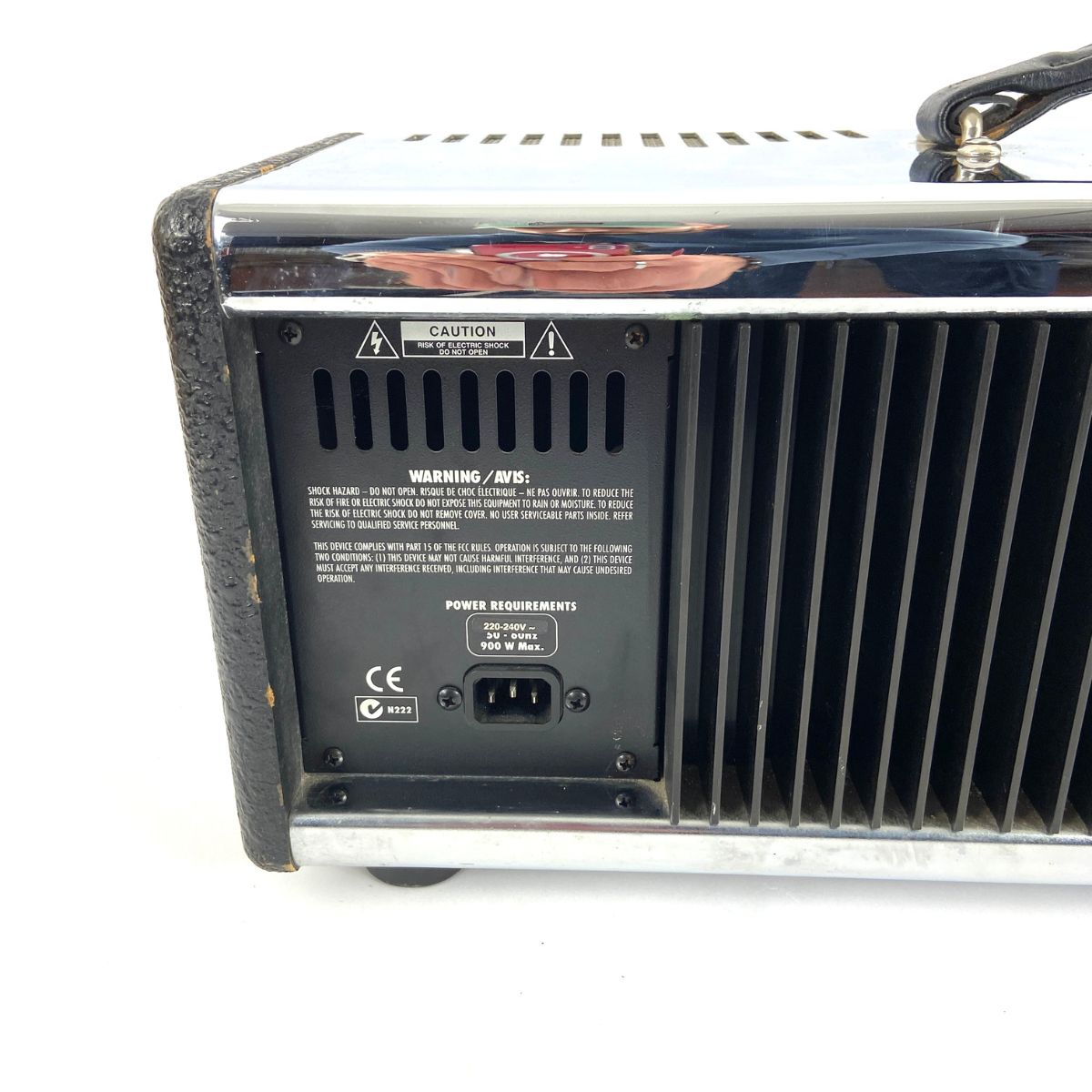 testata digitale per chitarra elettrica con pedaliera di controllo line6 hd147 usata vista del retro sx