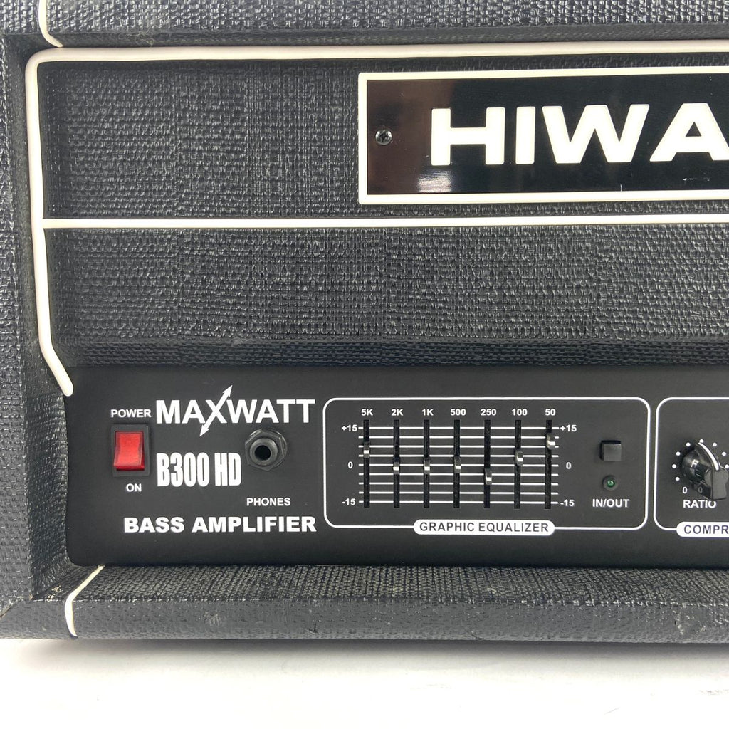 testata professionale per basso da 300W Hiwatt B300 HD usata vista dell'equalizzatore